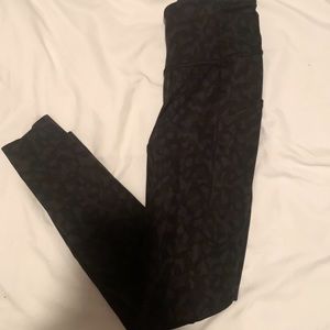 Fast and free lululemon leggings